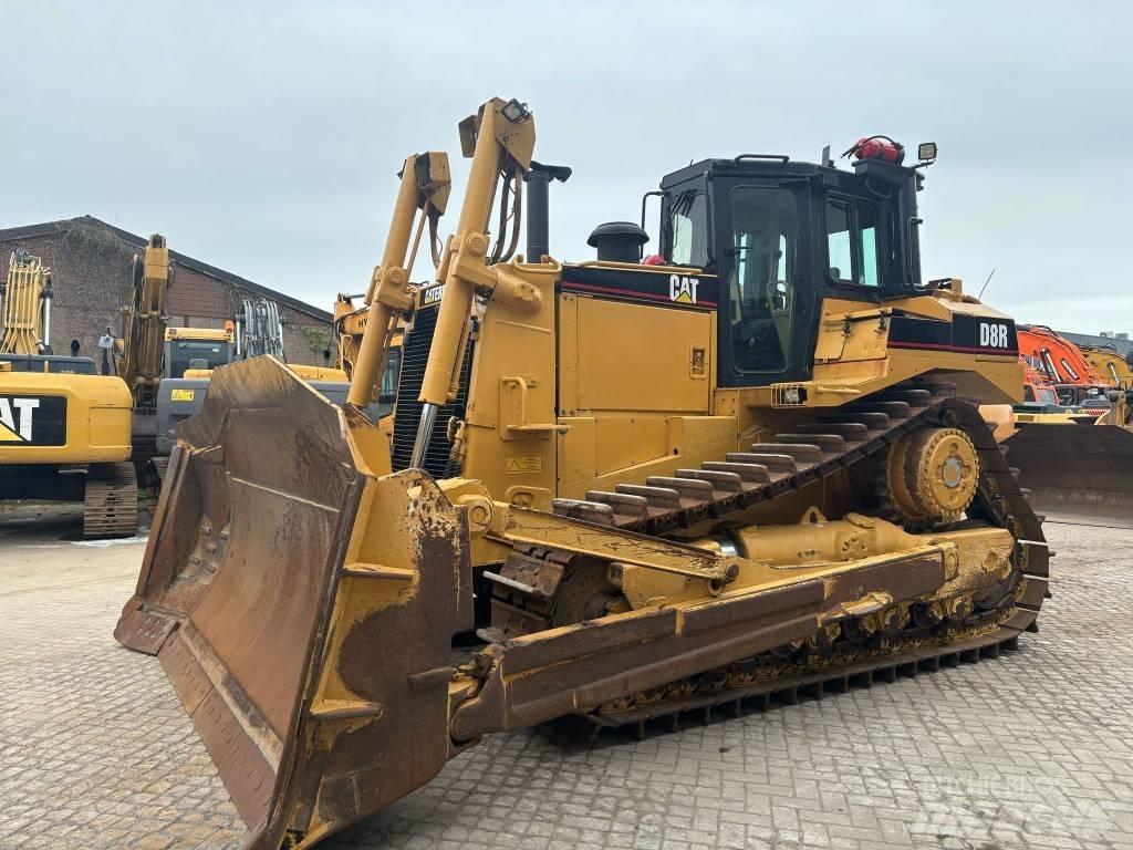 CAT D 8 R Pásové dozéry
