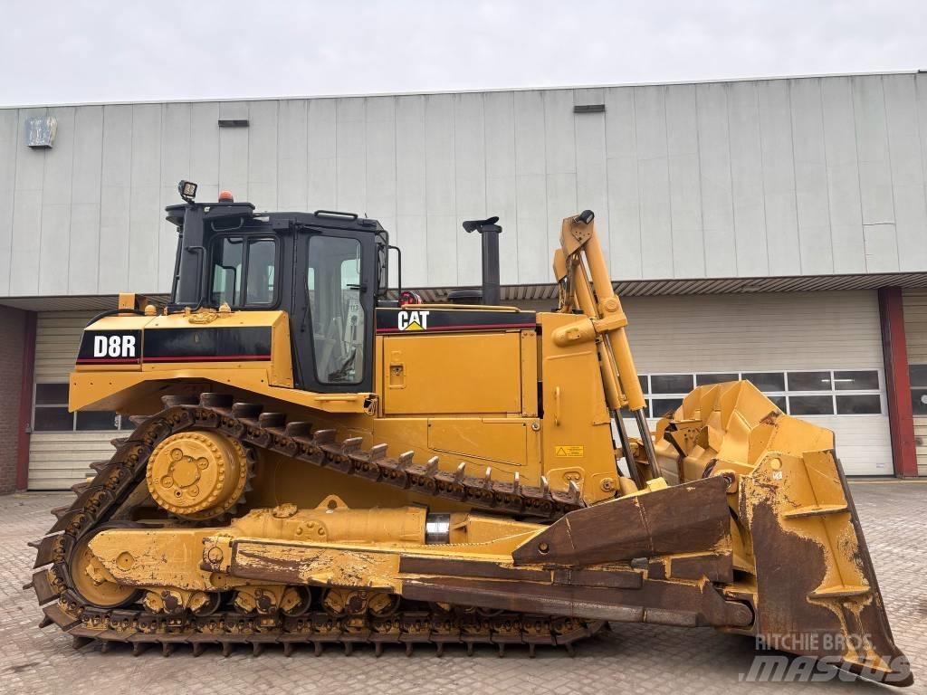 CAT D 8 R Pásové dozéry