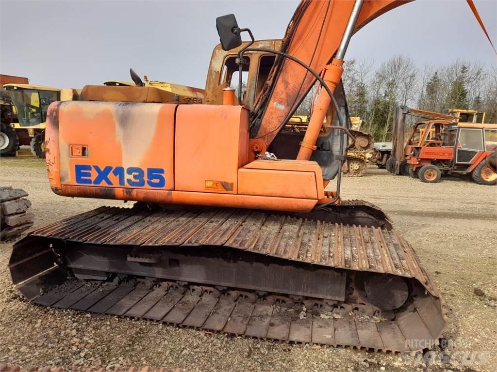 Hitachi EX135 Traktory