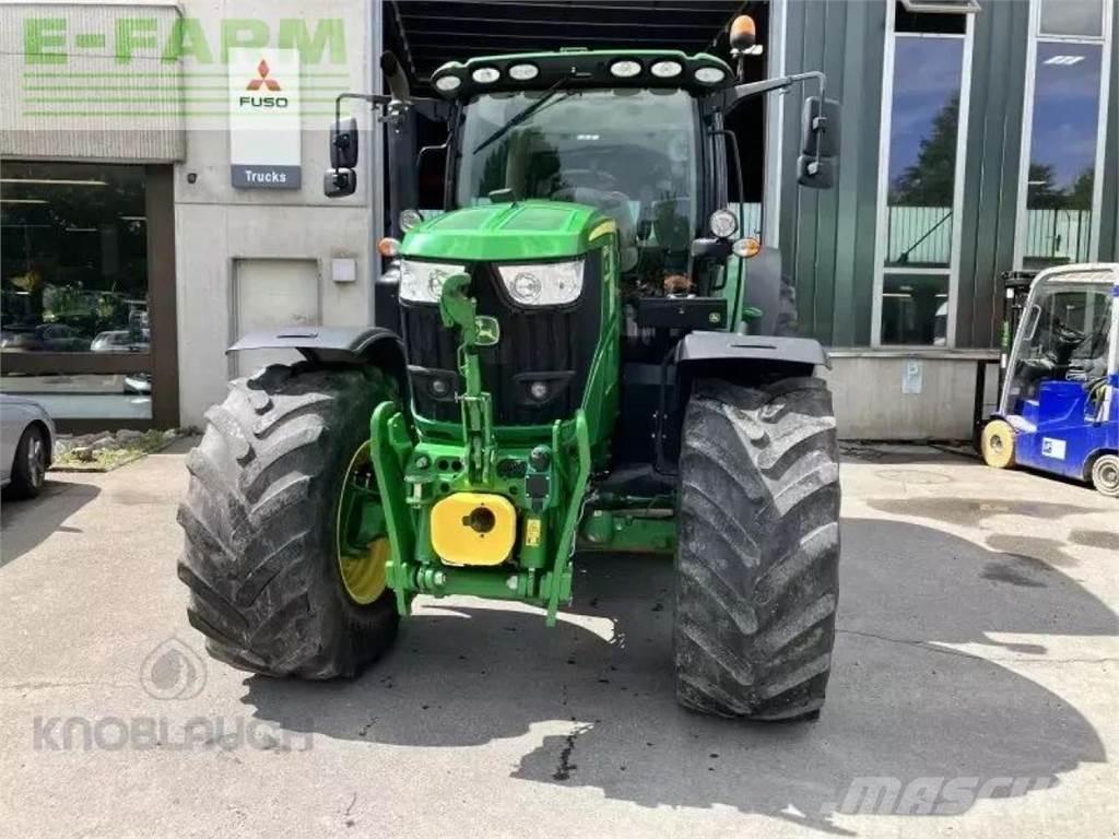John Deere 6215r Traktory