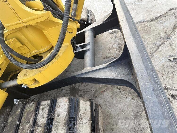 Komatsu PC 40 Pásové rýpadlá