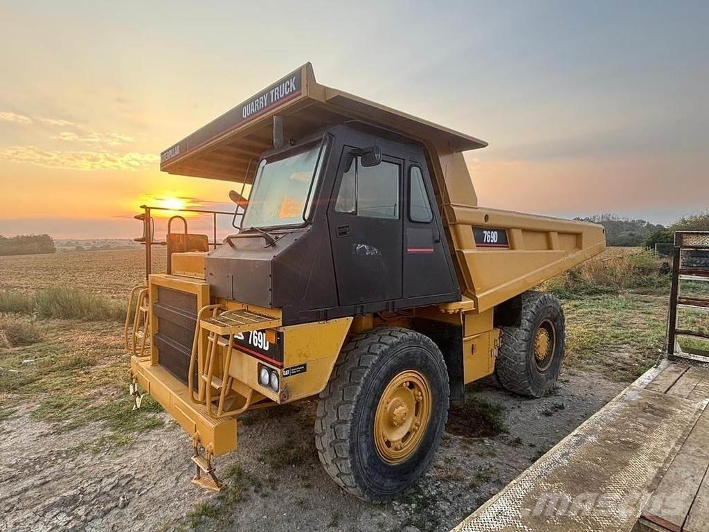 CAT 769D Stavebné sklápače