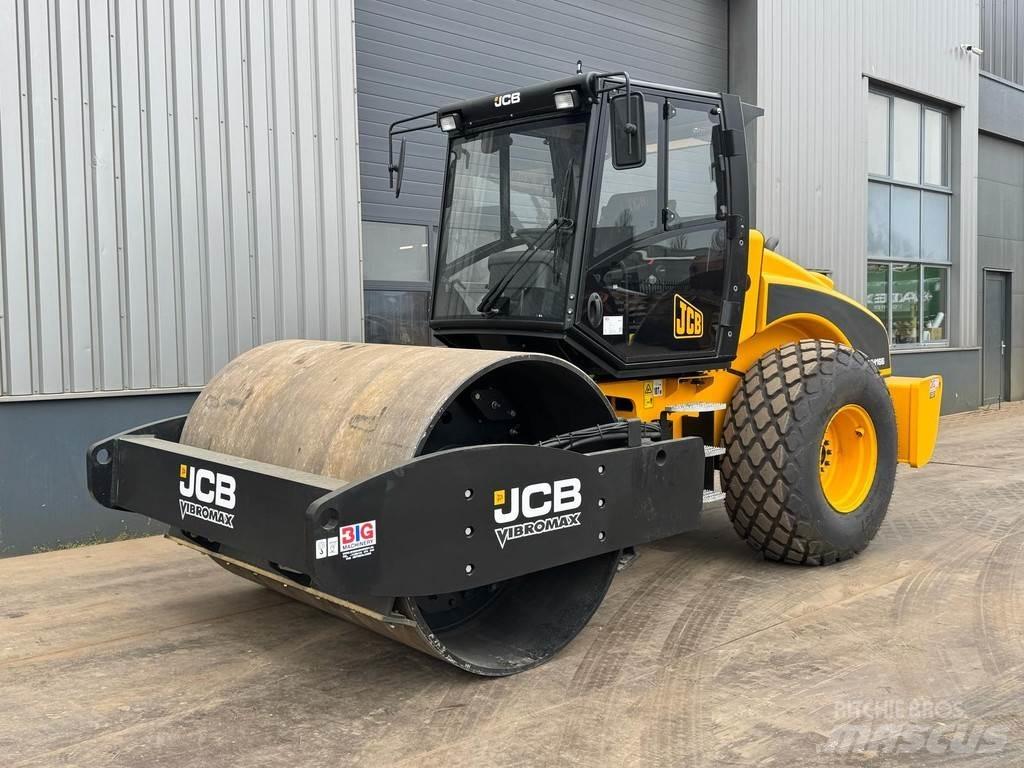 JCB VM166D Ťahačové valce