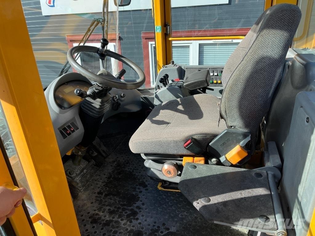 Volvo L70 E-04 Kolesové nakladače