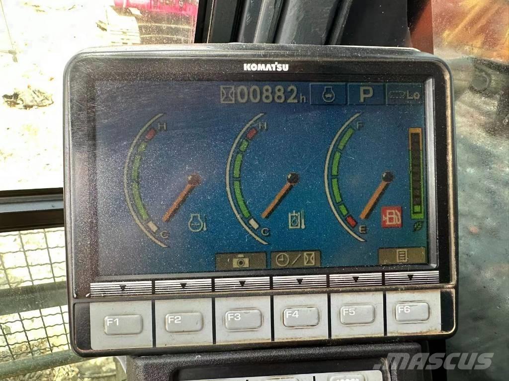 Komatsu 240LC-8 Pásové rýpadlá