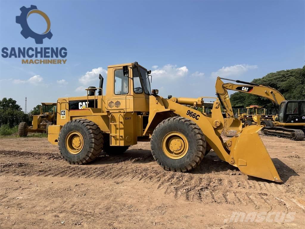 CAT 966 C Kolesové nakladače