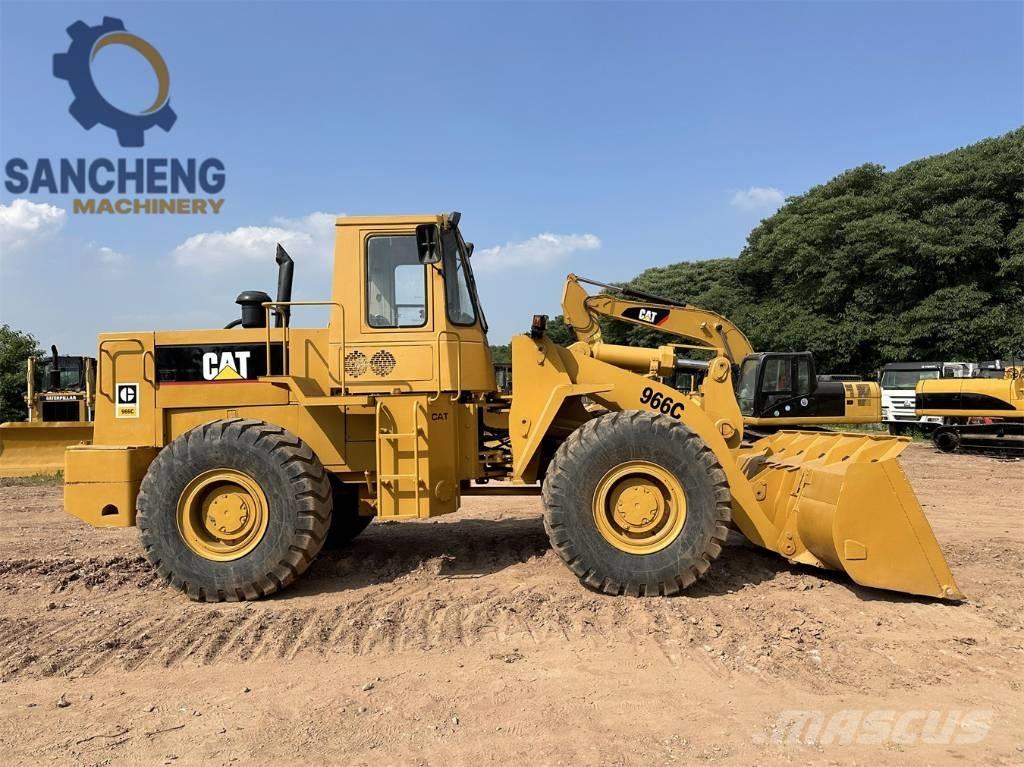CAT 966 C Kolesové nakladače