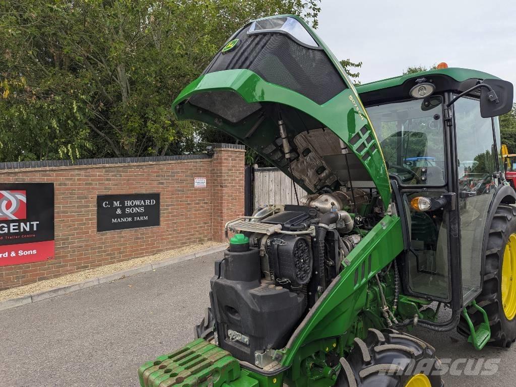 John Deere 5075GN Traktory
