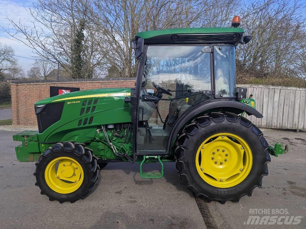 John Deere 5075GN Traktory