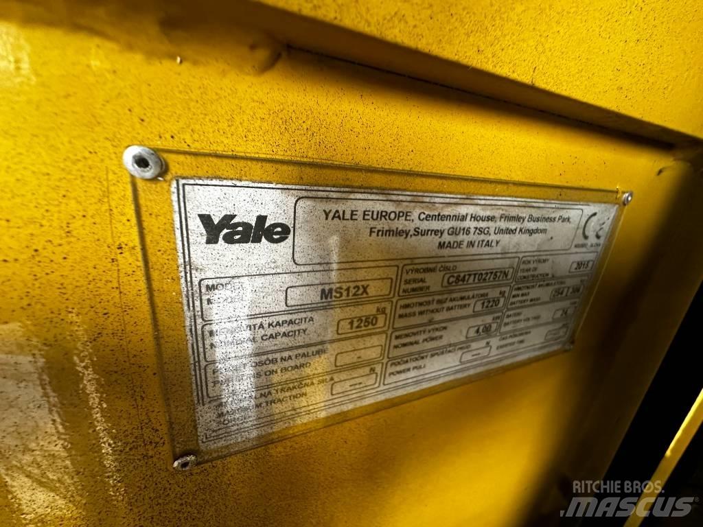 Yale MS12x Ručne vedené vysokozdvižné vozíky