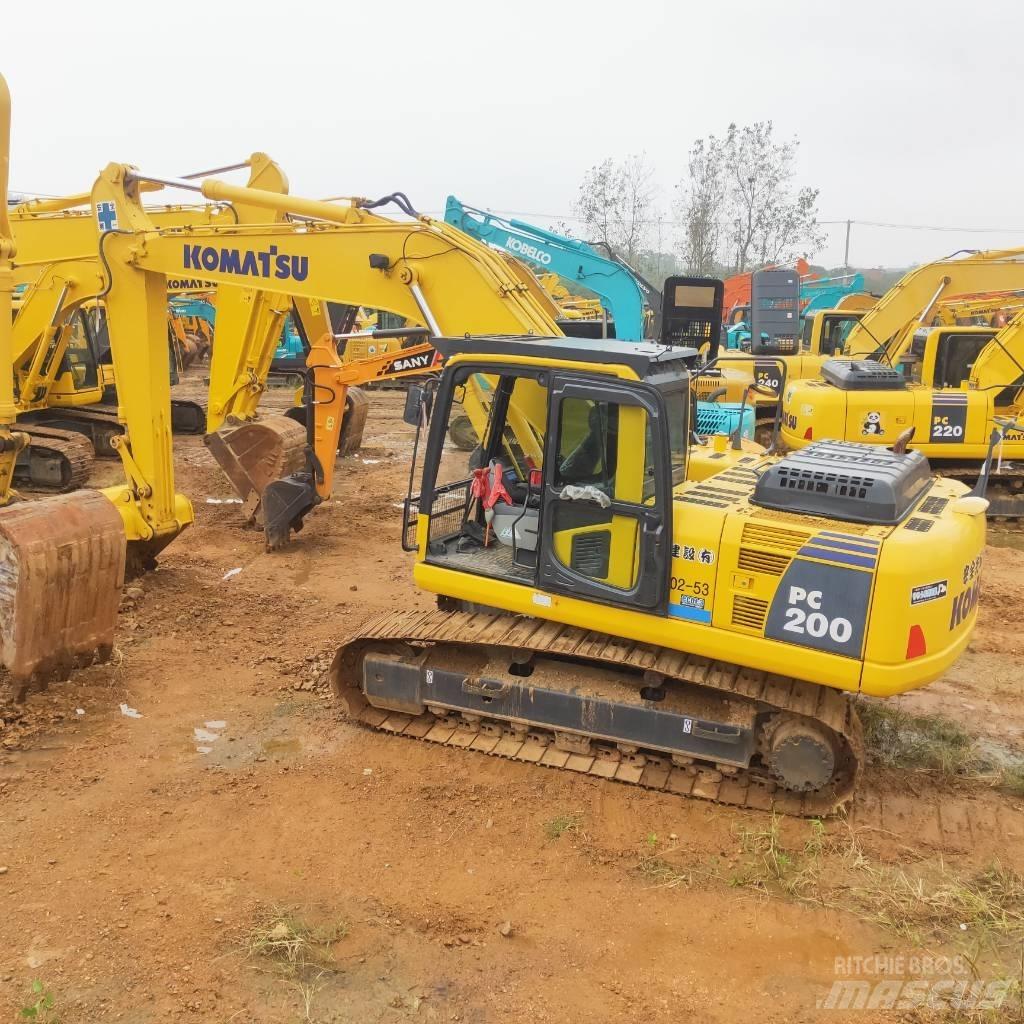 Komatsu PC200-8 Pásové rýpadlá