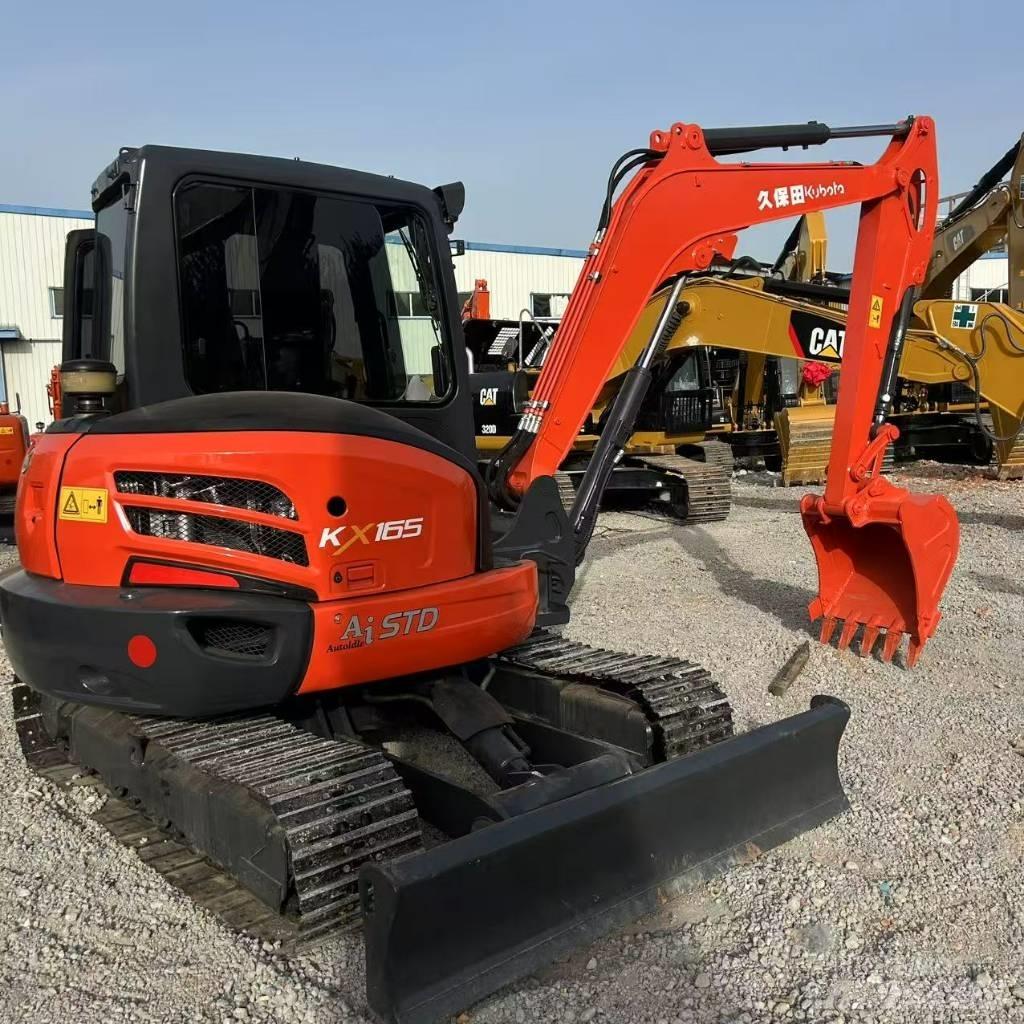 Kubota 165-5 Pásové rýpadlá