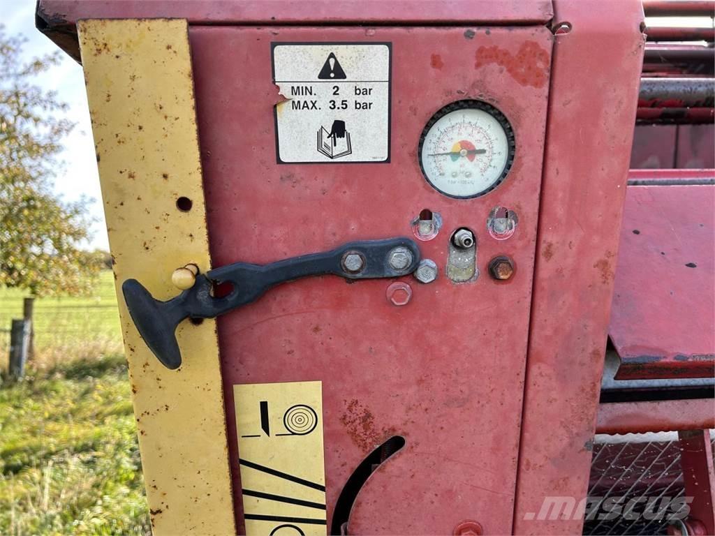 New Holland 865 Lisy na okrúhle balíky