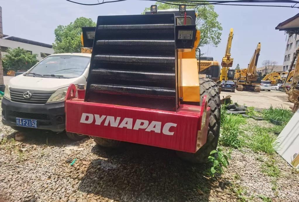 Dynapac ca251d Ťahačové valce
