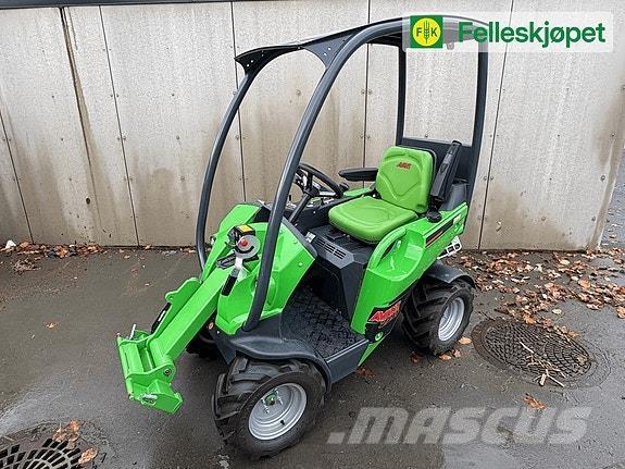 Avant 220 Šmykom riadené nakladače