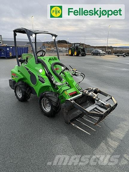 Avant 520 Šmykom riadené nakladače