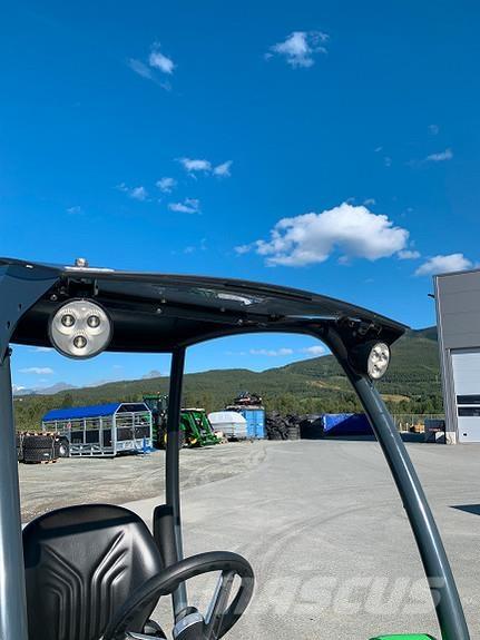 Avant 635i Šmykom riadené nakladače