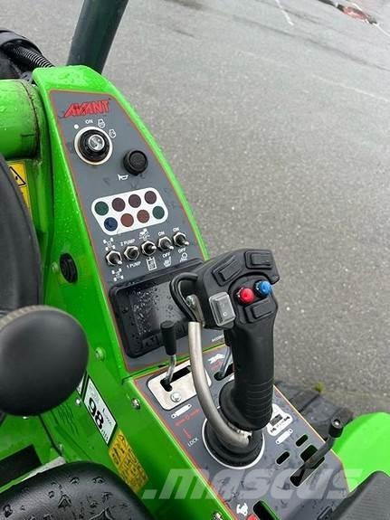 Avant 755i Šmykom riadené nakladače