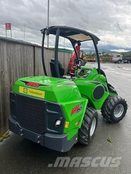 Avant 755i Šmykom riadené nakladače