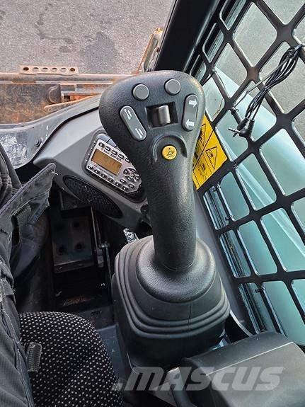 Bobcat T450 Šmykom riadené nakladače