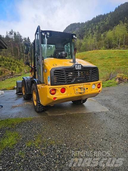 CAT 906-HF Kolesové nakladače