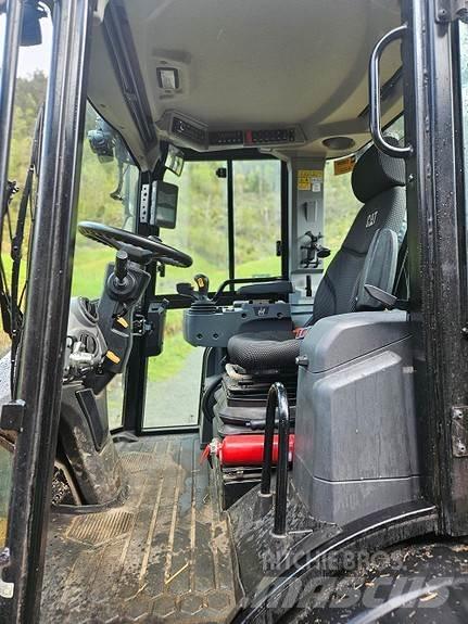 CAT 906-HF Kolesové nakladače