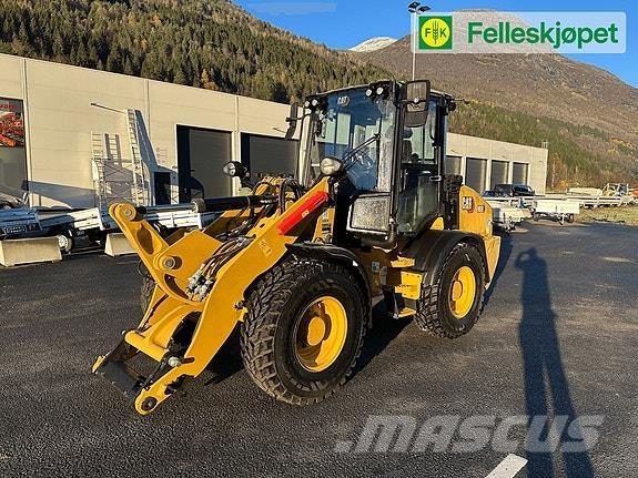 CAT 908 Šmykom riadené nakladače