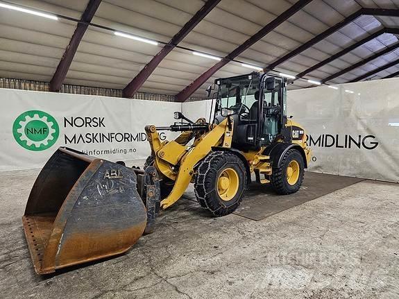 CAT 908M Kolesové nakladače