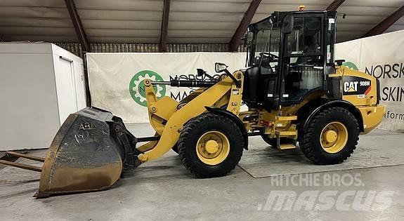 CAT 908M Kolesové nakladače