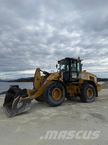 CAT 930M Kolesové nakladače
