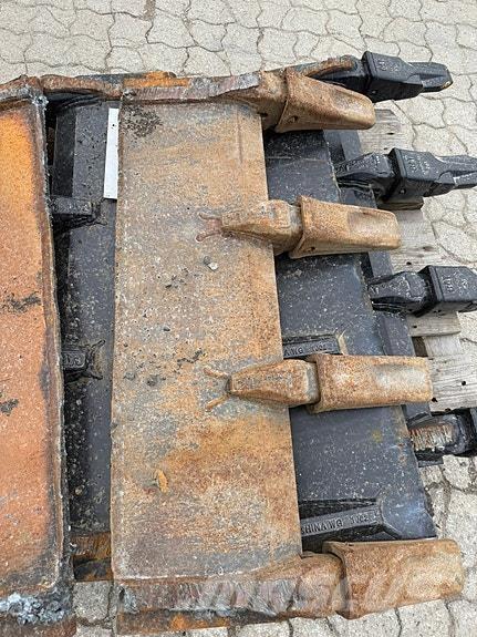 CAT TENNER Ďalšie poľnohospodárske stroje