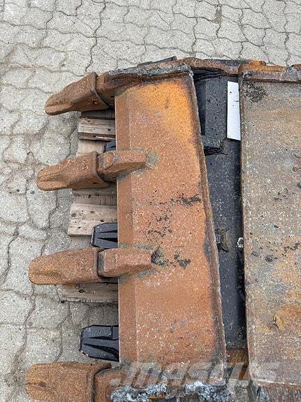 CAT TENNER Ďalšie poľnohospodárske stroje