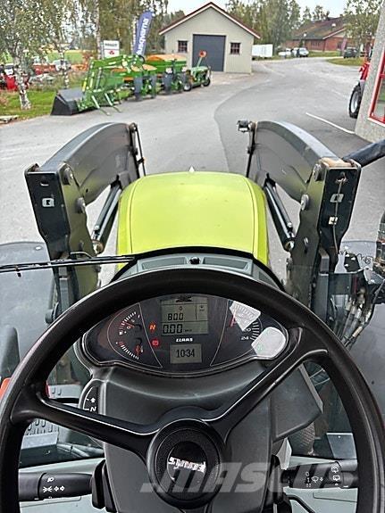 CLAAS Arion 640 Traktory
