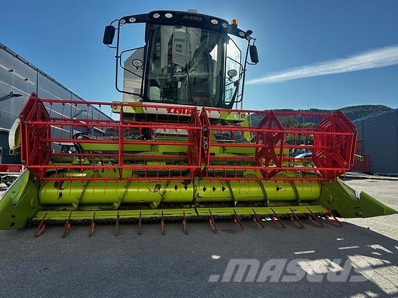 CLAAS Avero 240 Kombinované zberacie stroje