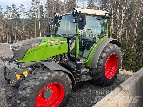 Fendt 211 Traktory