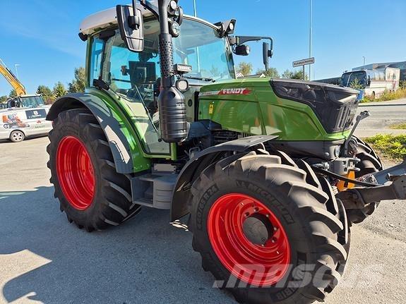 Fendt 211 Traktory
