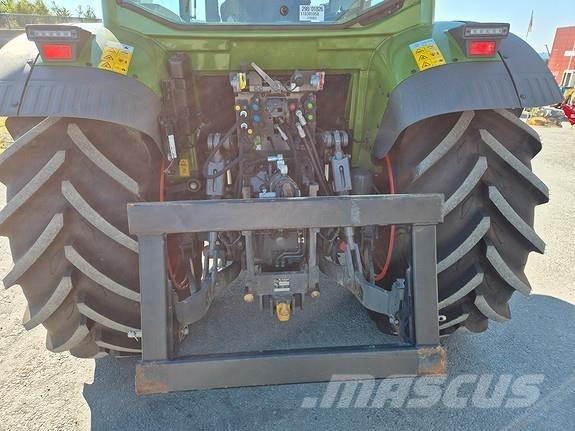 Fendt 211 Traktory