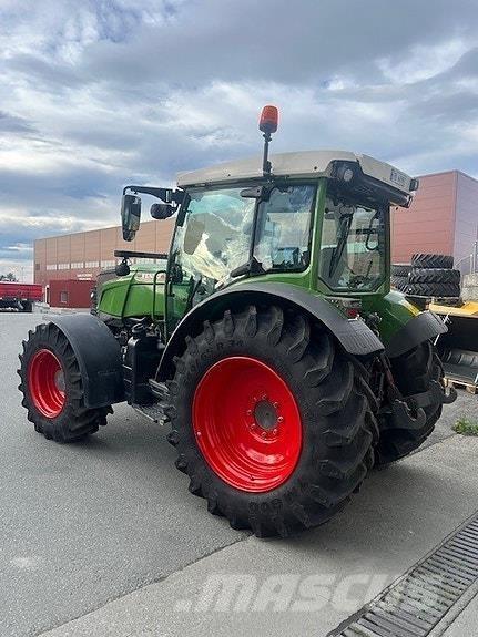 Fendt 211 Traktory