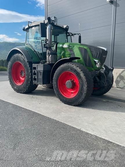 Fendt 828 Vario Traktory
