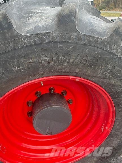 Fendt 828 Vario Traktory