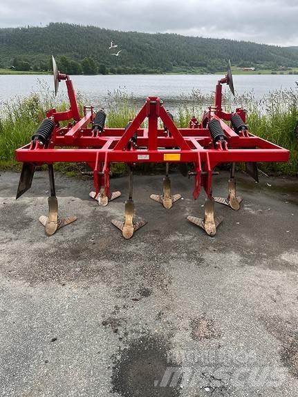 He-Va Megadan 260 Ďalšie stroje na spracovanie pôdy a príslušenstvo