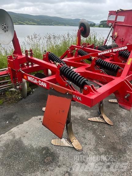 He-Va Megadan 260 Ďalšie stroje na spracovanie pôdy a príslušenstvo