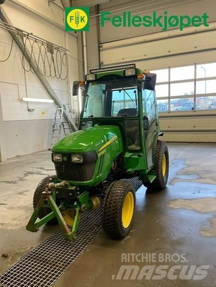 John Deere 2032R Traktory