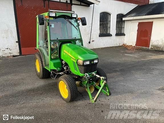 John Deere 2032R Traktory