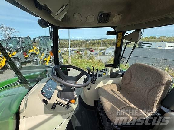John Deere 3720 Traktory