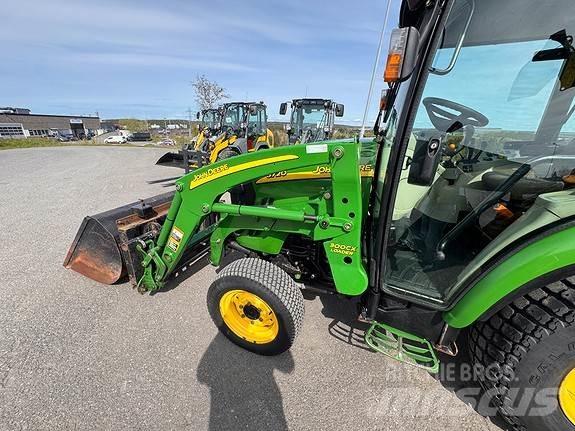John Deere 3720 Traktory