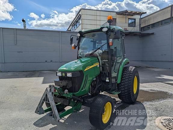 John Deere 4720 Traktory