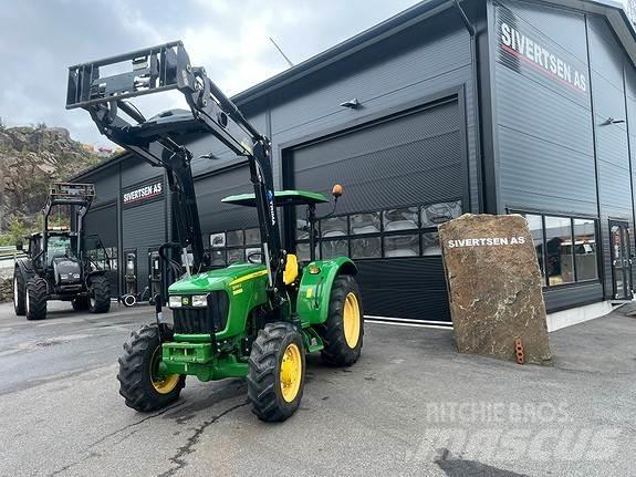 John Deere 5055E Traktory