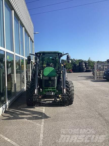 John Deere 5100M Traktory