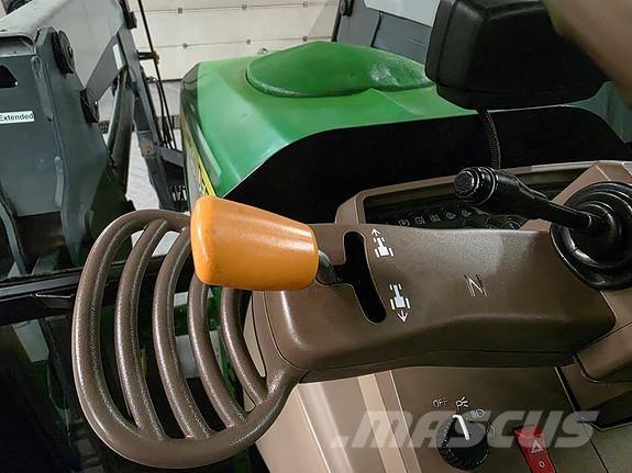 John Deere 5100R Traktory